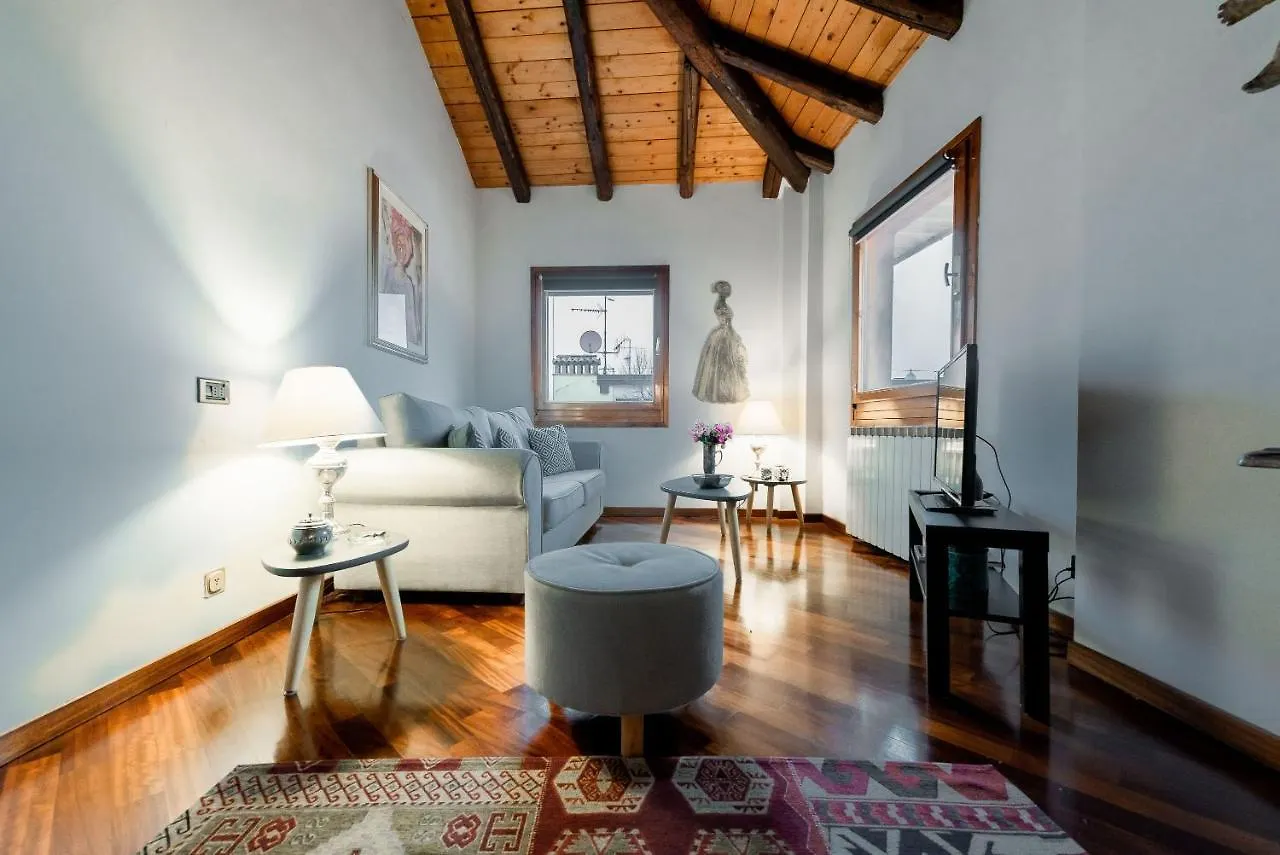 Realkasa Azeglio Apartments Bologna