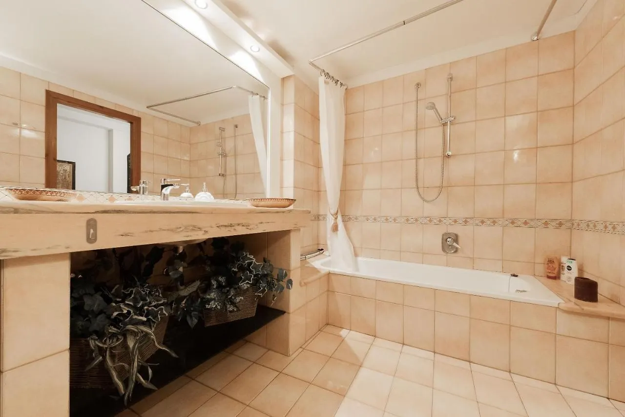 Realkasa Azeglio Apartments Bologna Italy